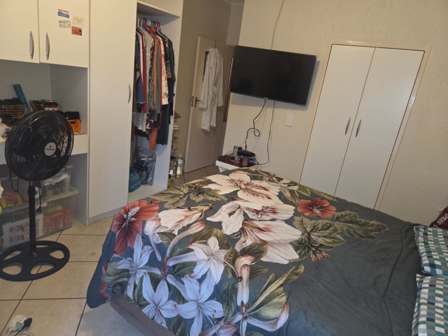 2 Bedroom Property for Sale in Waterval East North West